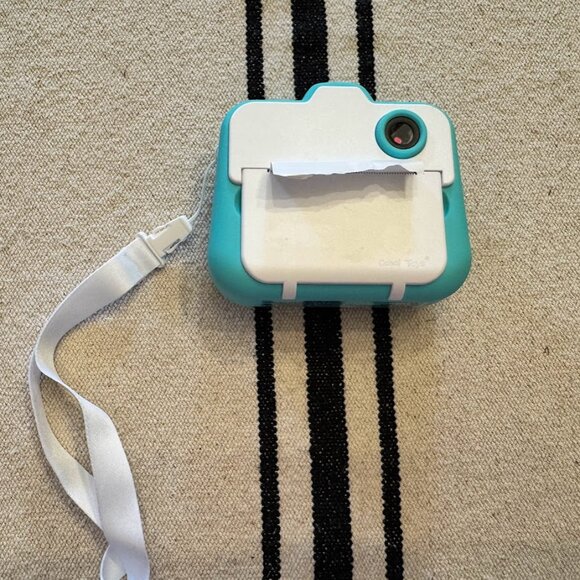 Canal Toys Photo Creator Instant Print Camera Photo Selfie Video LCD Screen 8+ - Picture 1 of 4